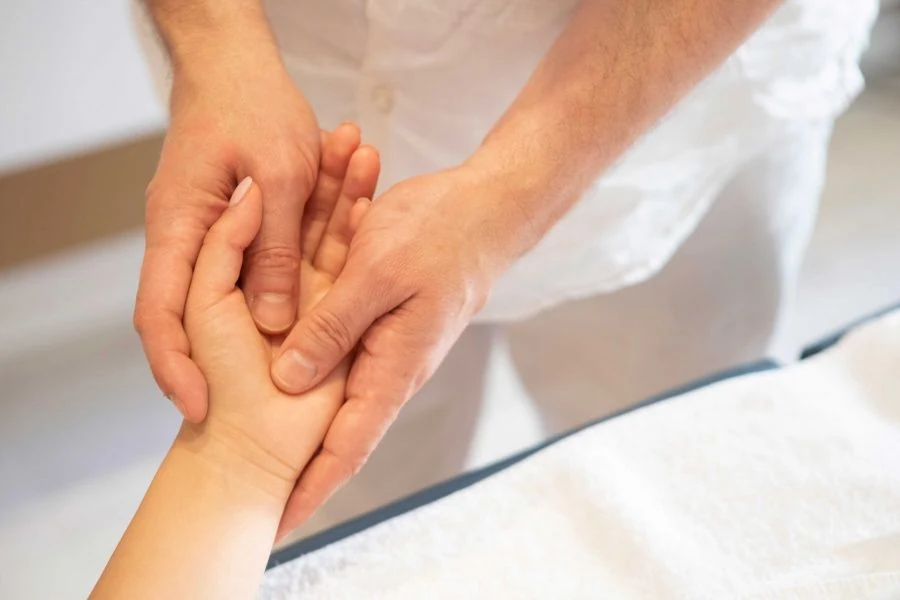 Osteopathic assessment and treatment of the hand